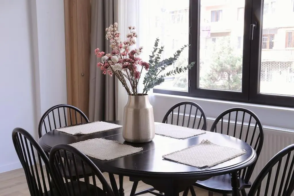 Newly Renovated Apartment In The Heart Of Tbilisi! contacts
